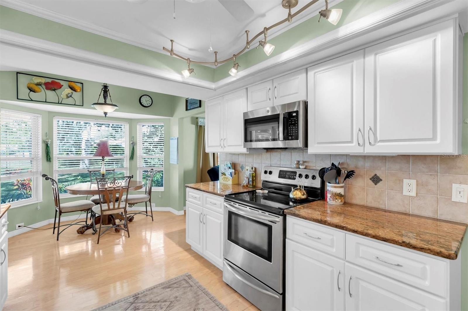 HERITAGE LAKE - Residential
