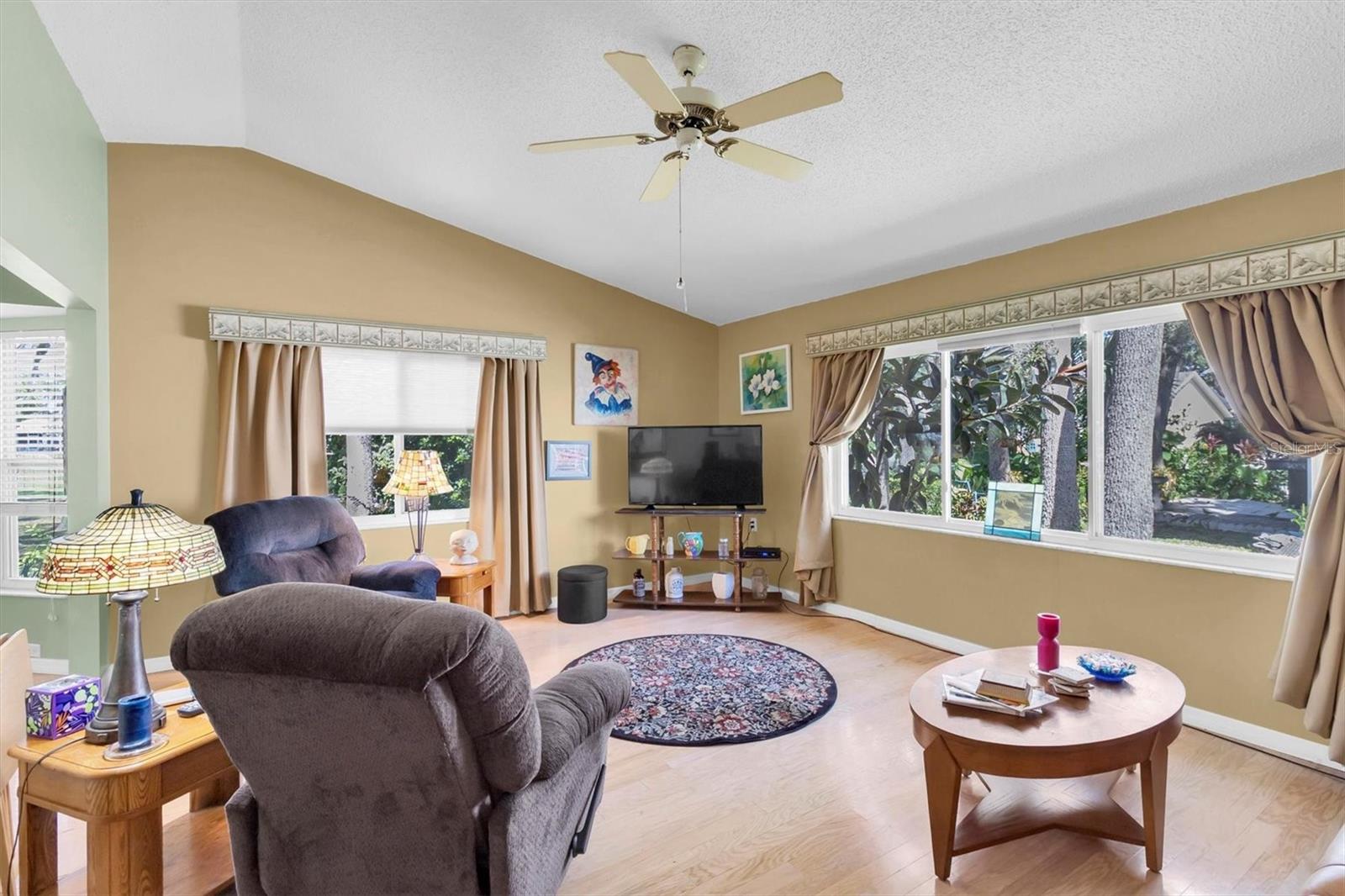 HERITAGE LAKE - Residential