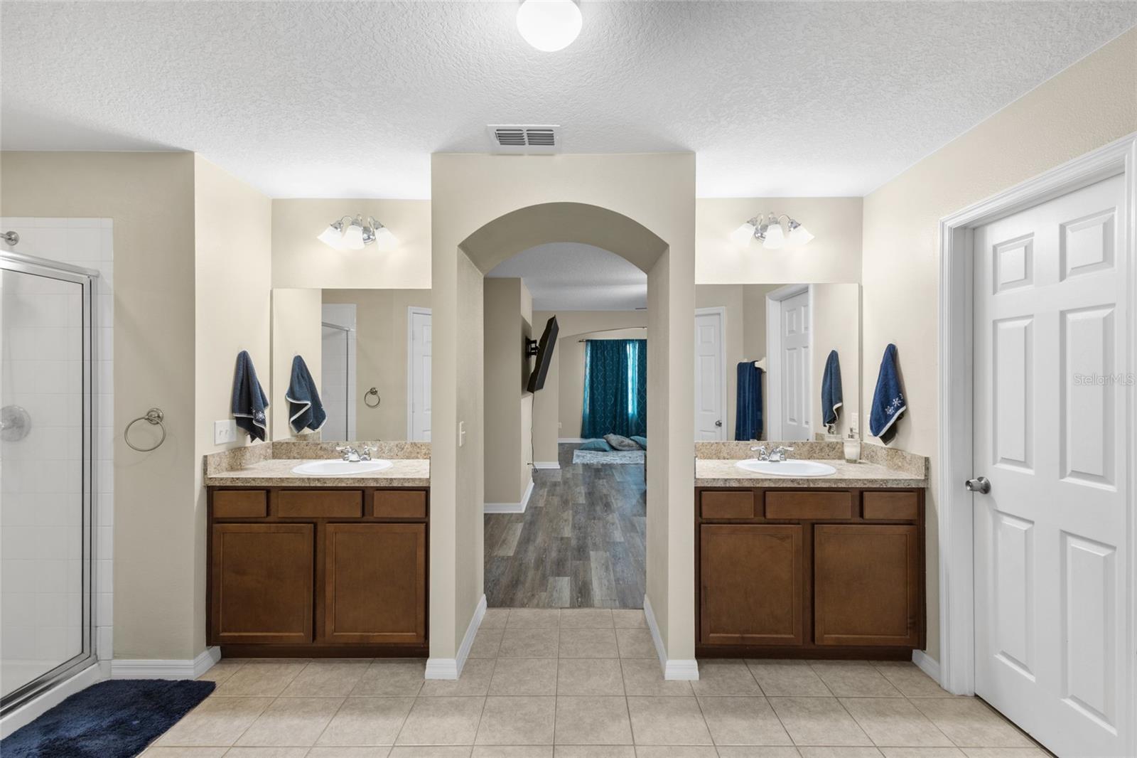 CAMPBELL COVE - Residential Lease