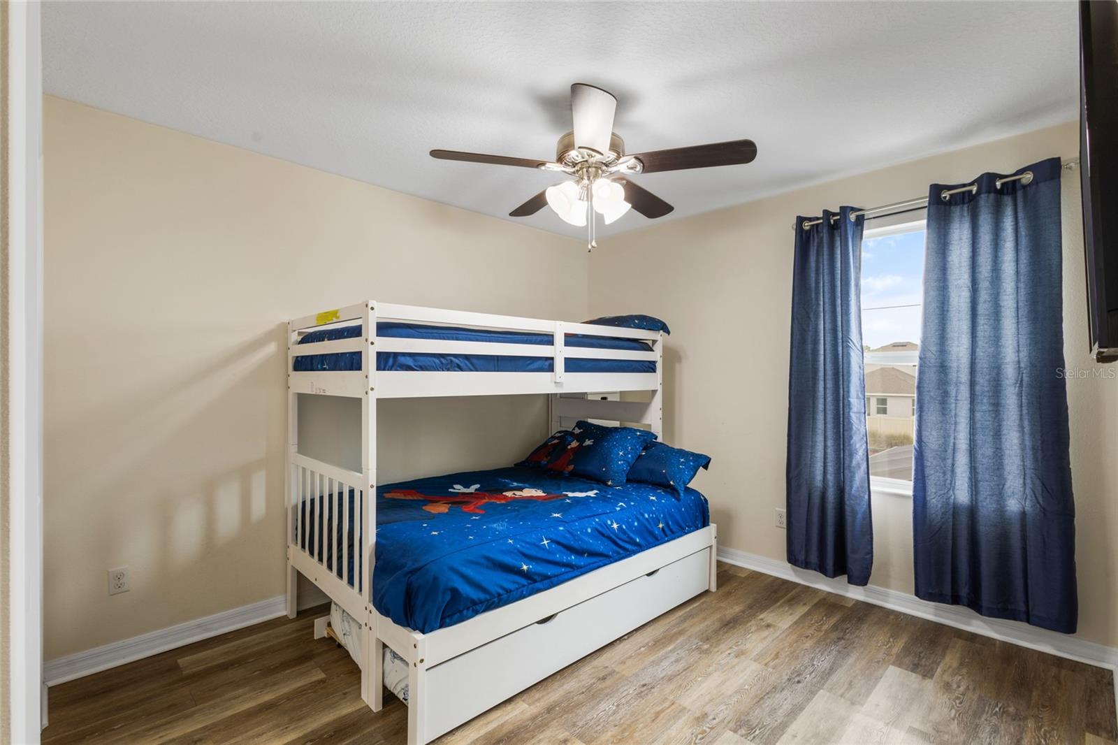 CAMPBELL COVE - Residential Lease