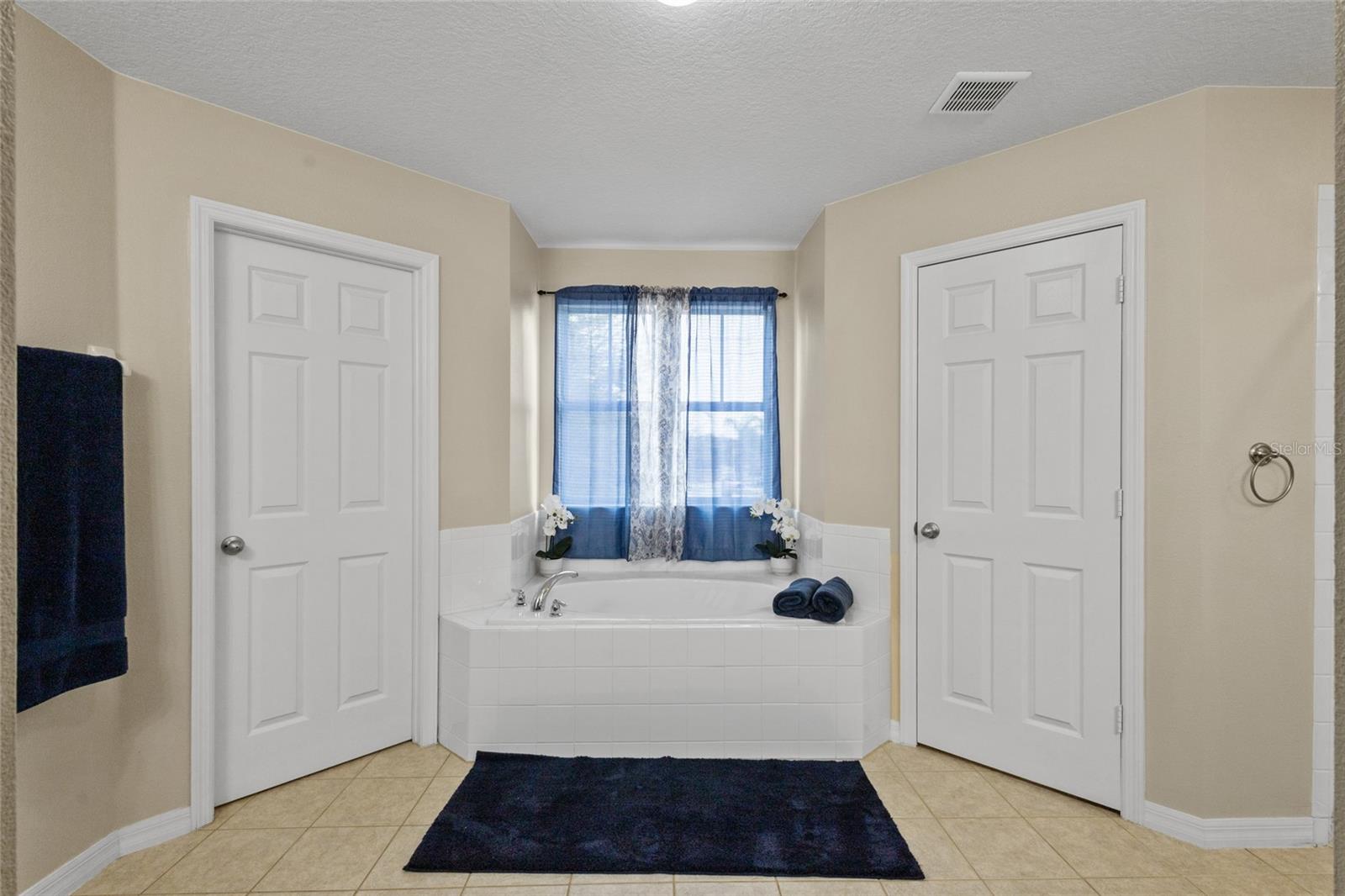 CAMPBELL COVE - Residential Lease