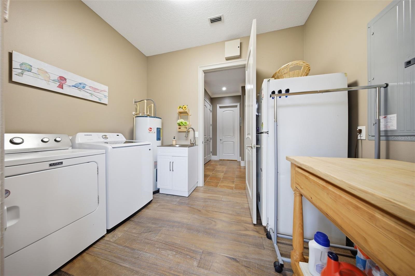 SHIRLEY SHORES - Residential