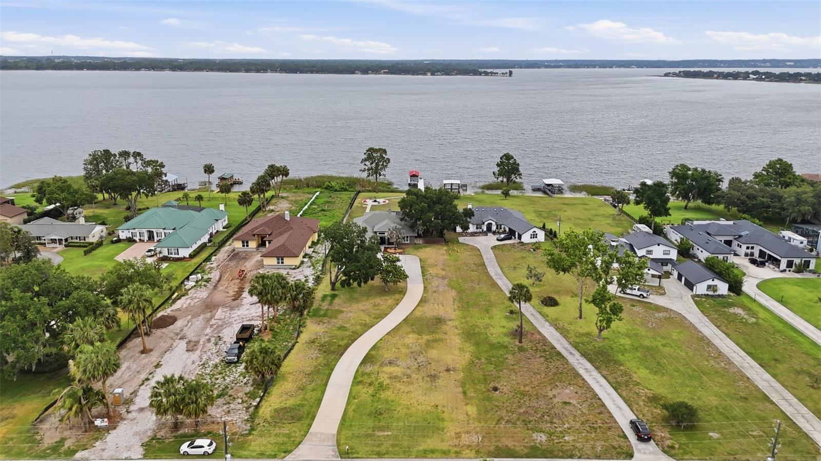 SHIRLEY SHORES - Residential