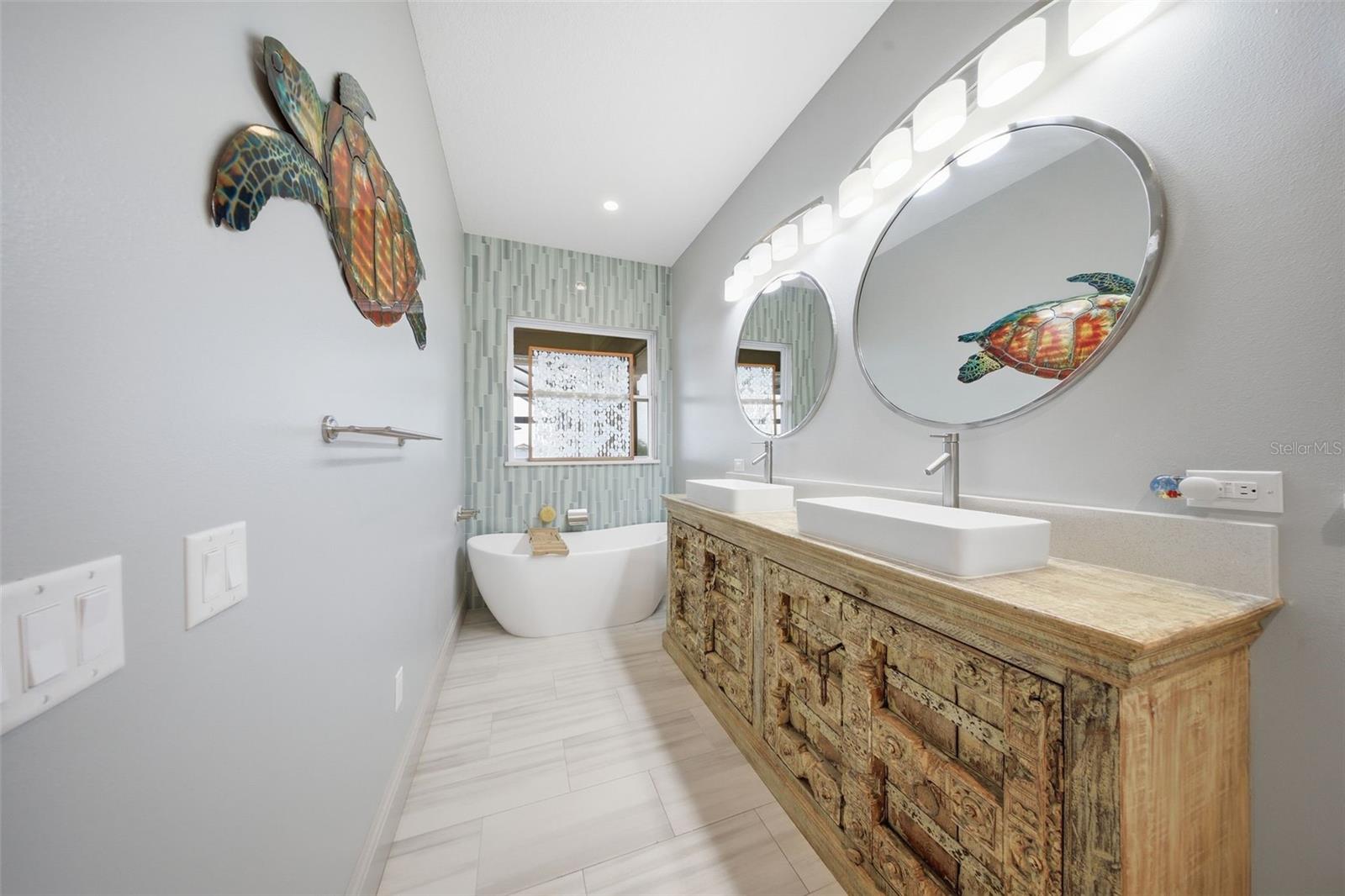 SHIRLEY SHORES - Residential