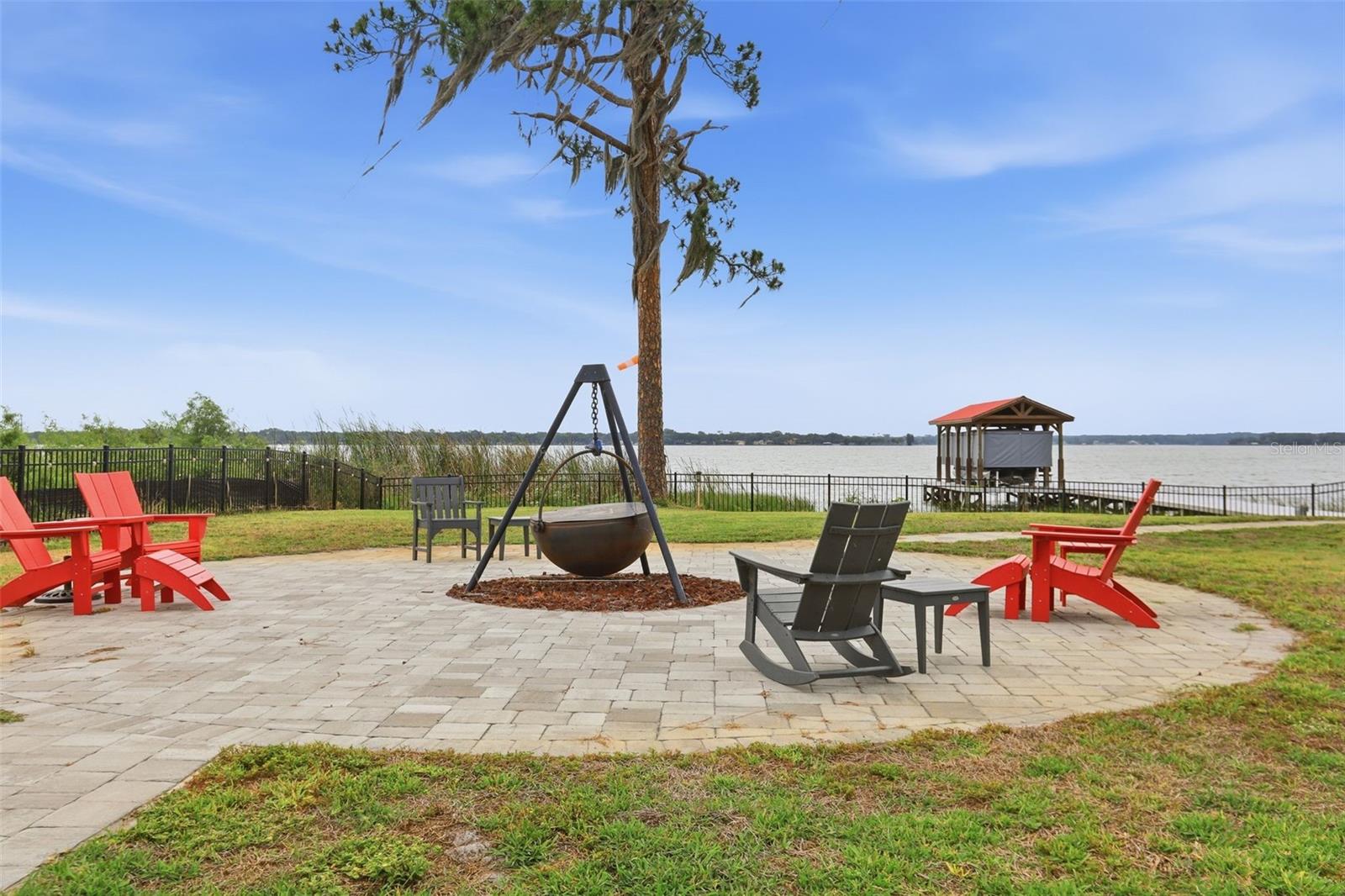 SHIRLEY SHORES - Residential