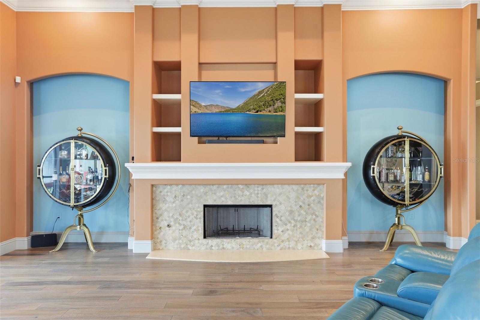 SHIRLEY SHORES - Residential