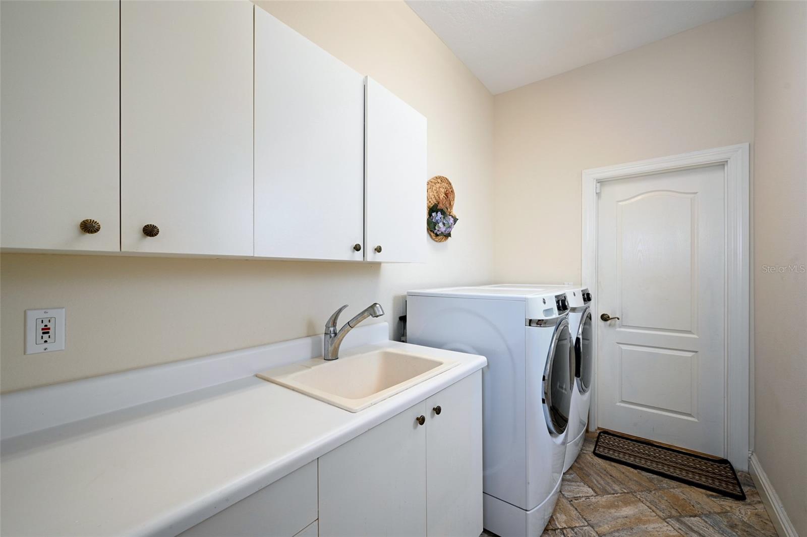 PRESTANCIA M N AND O AMD - Residential