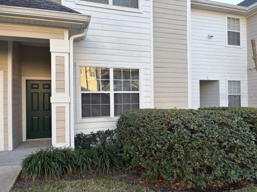 Freshly painted 1-bedroom, 1 bath. Ready to move-in.   Laminate floors in the dining area, living room, and bedroom.  Kitchen and Bath have ceramic tiles.  Southern Pines has many amenities, like in door basketball court, a Racketball court, tennis, Volleyball, a car wash, a dog park, playground.  Fully equipped Gym and theatre, Pool table in the clubhouse, BBQ Grills and a kitchen area with only a small refrigerator and sink, Great counter space with tables and chairs for small parties. Owner financing available, call for details.