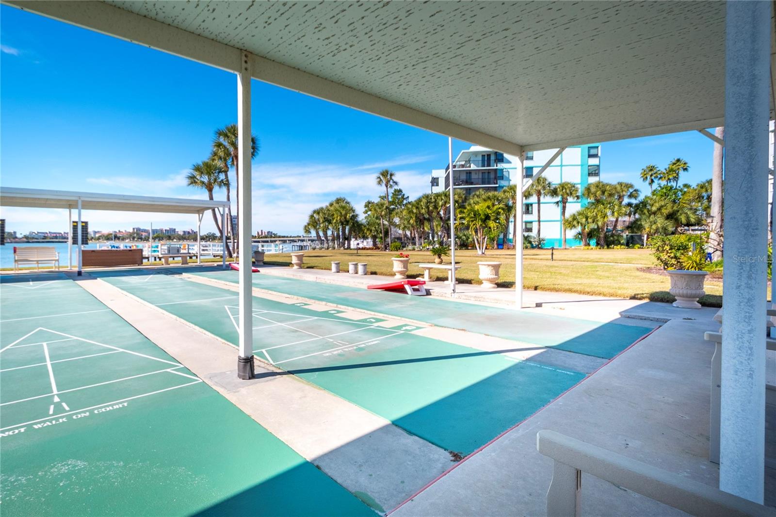 SHORE CREST BLDG - Residential