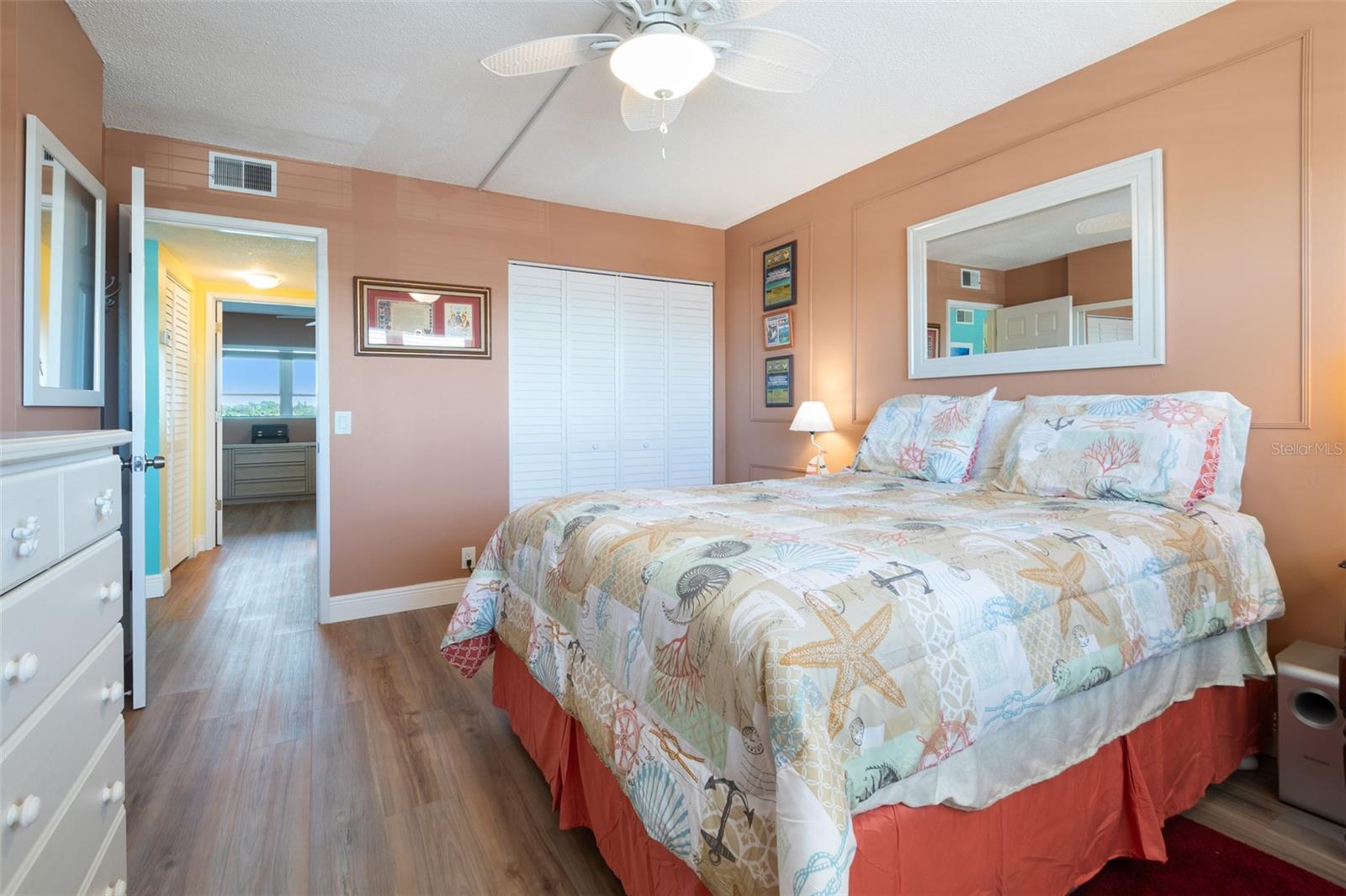 SHORE CREST BLDG - Residential