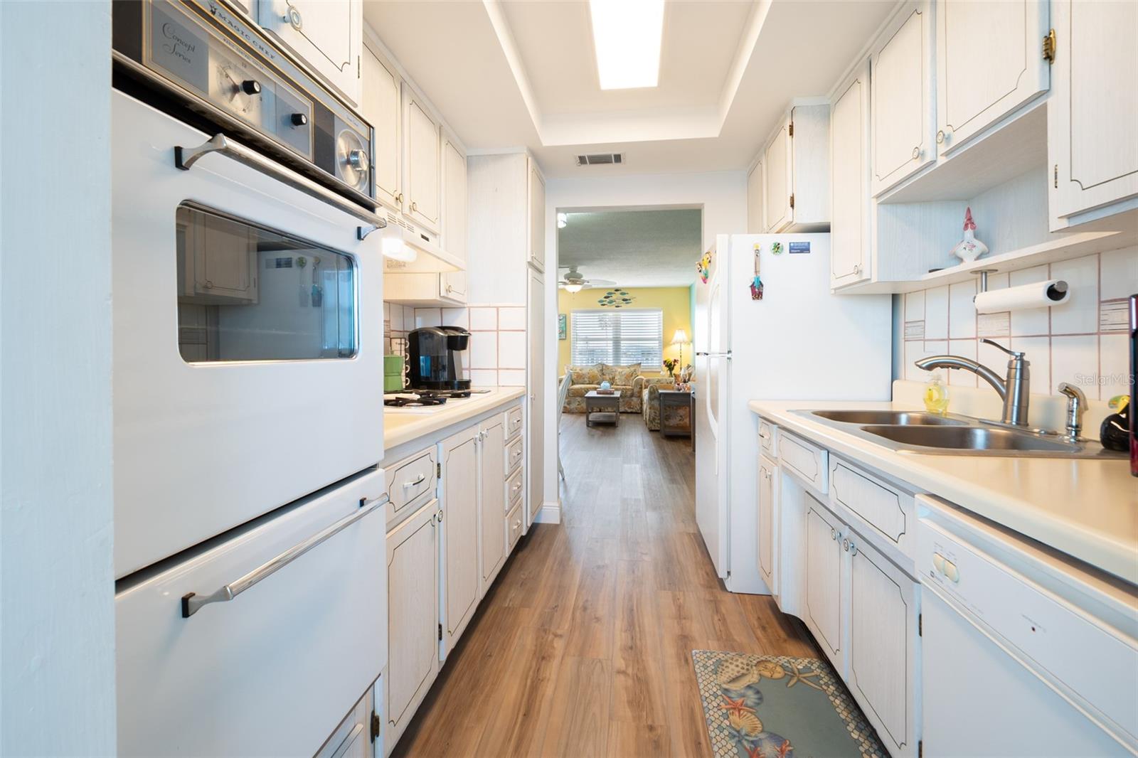 SHORE CREST BLDG - Residential