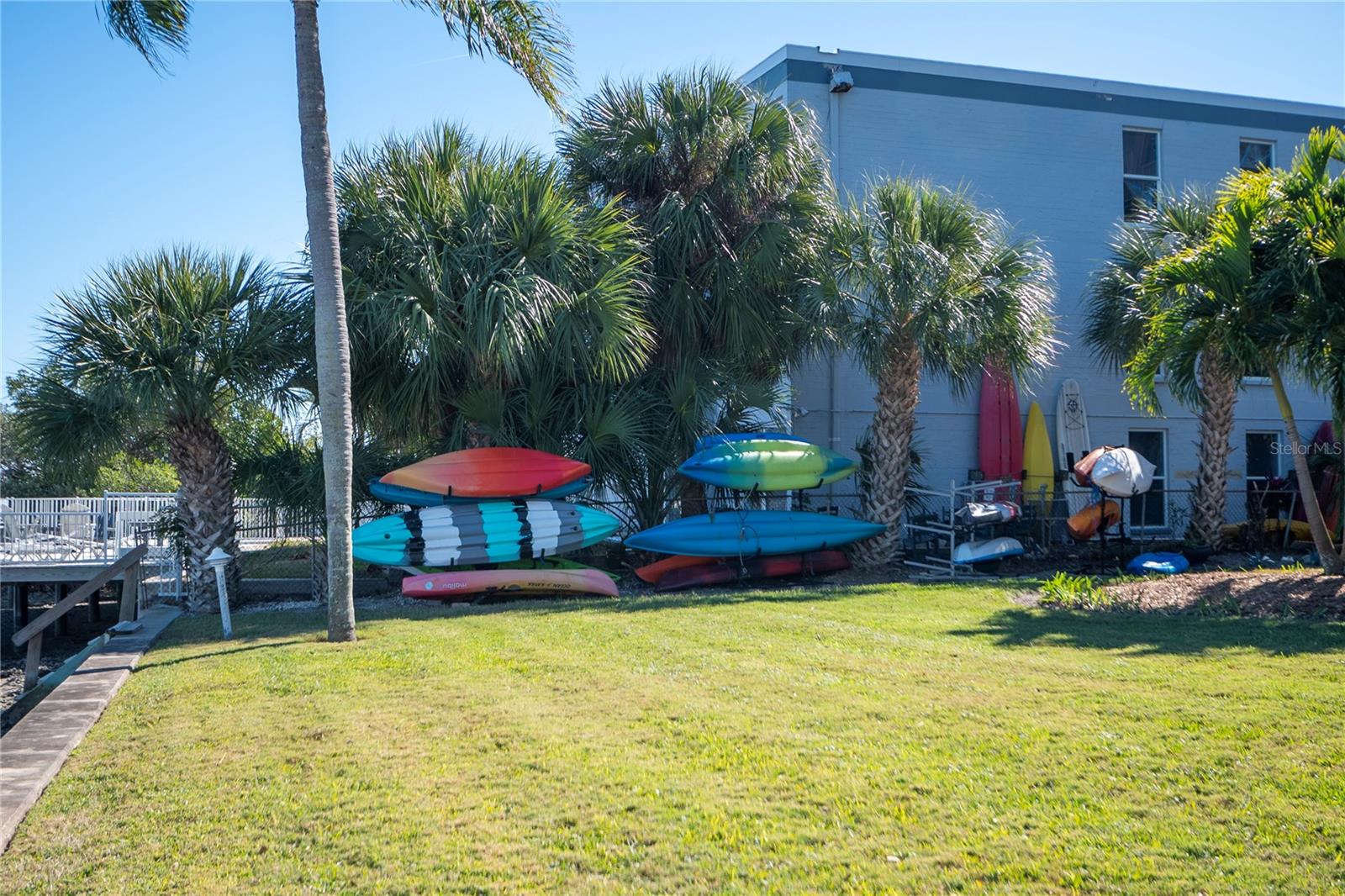 SHORE CREST BLDG - Residential