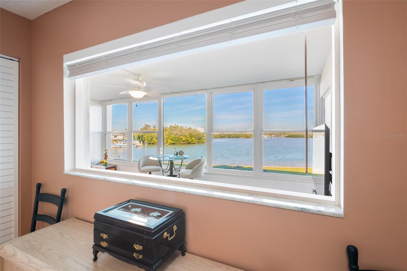 SHORE CREST BLDG - Residential