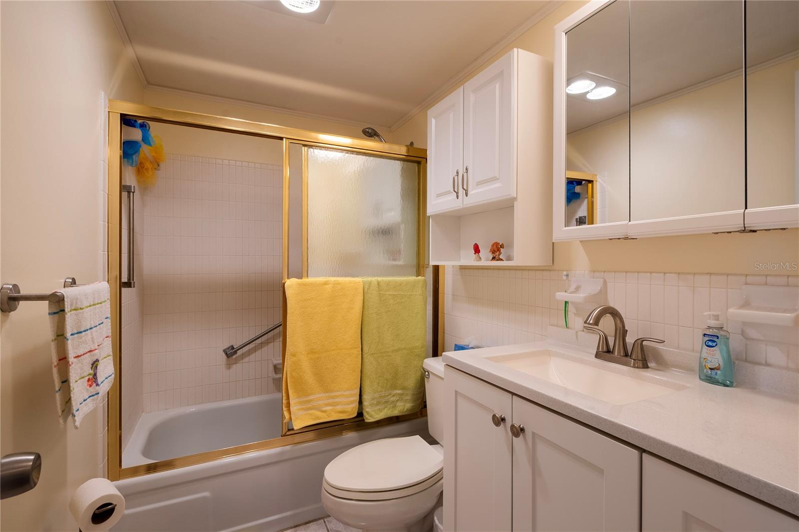 SHORE CREST BLDG - Residential