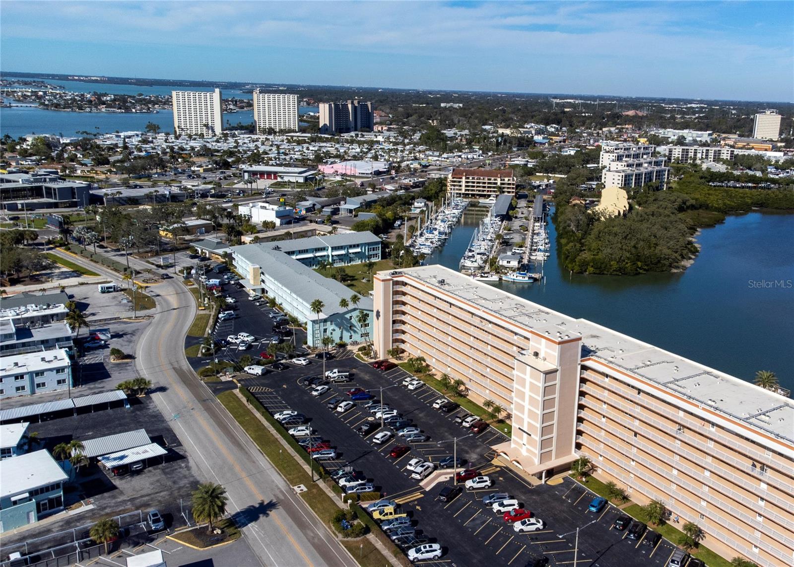 SHORE CREST BLDG - Residential