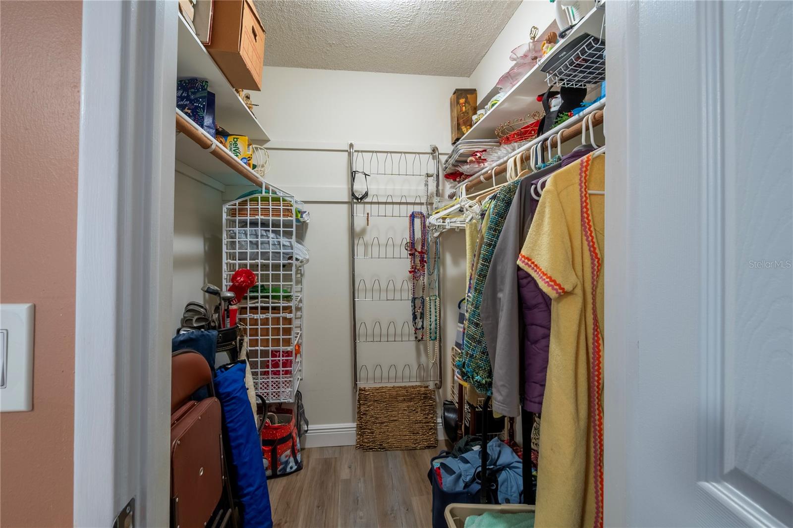 SHORE CREST BLDG - Residential