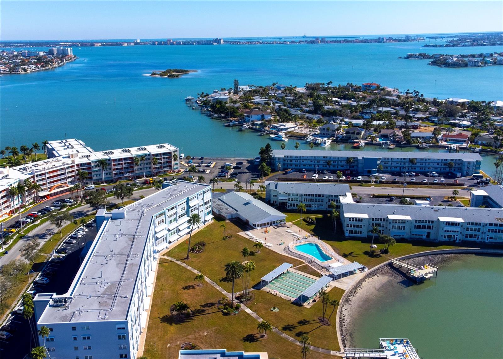 SHORE CREST BLDG - Residential