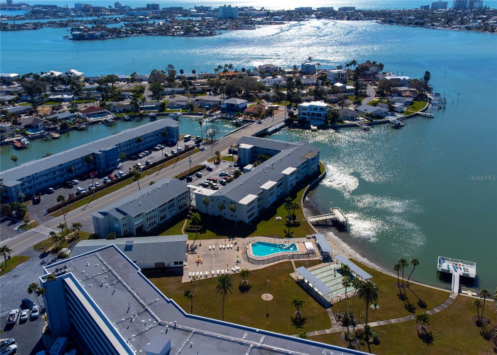 SHORE CREST BLDG - Residential