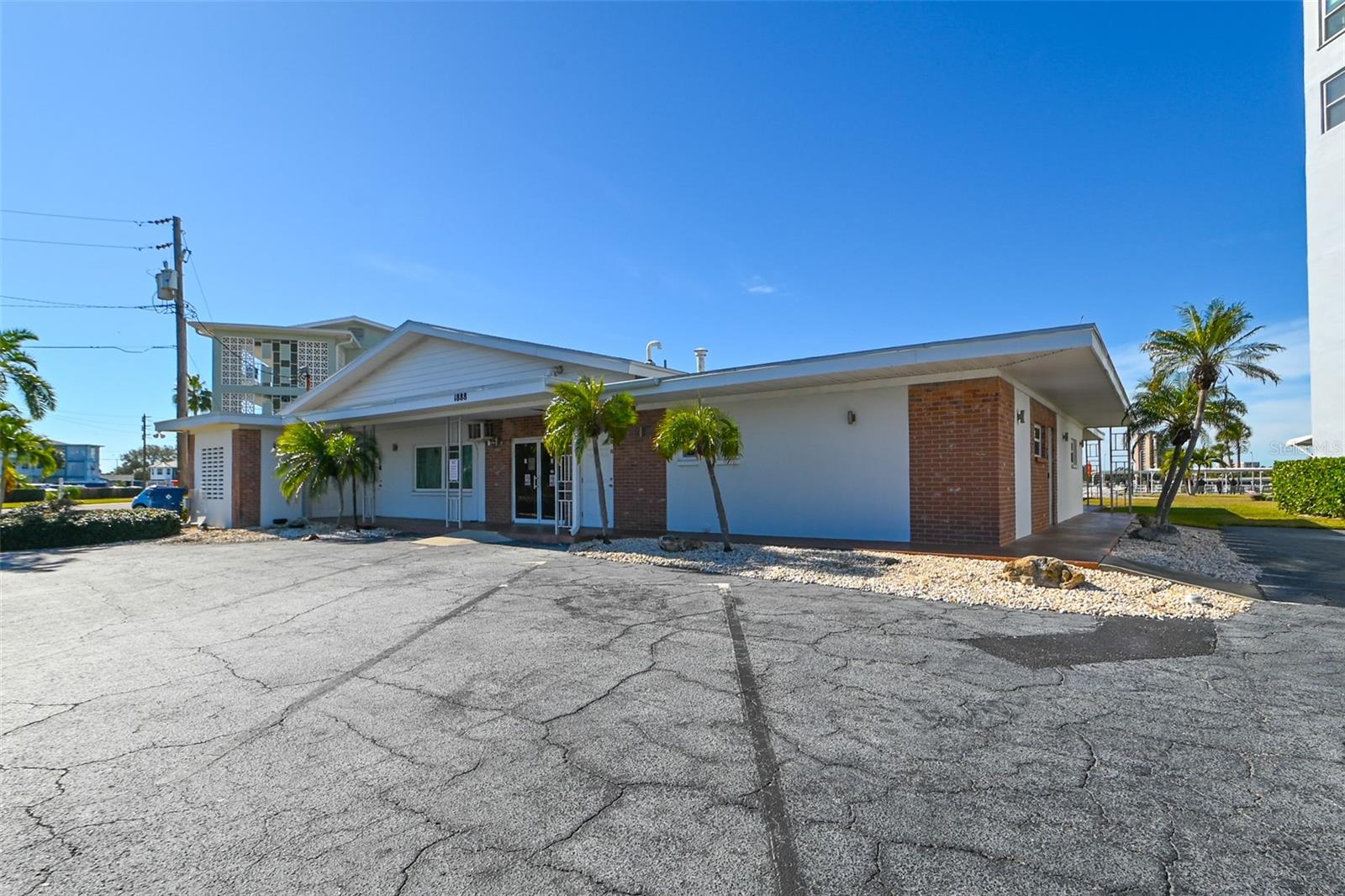 SHORE CREST BLDG - Residential