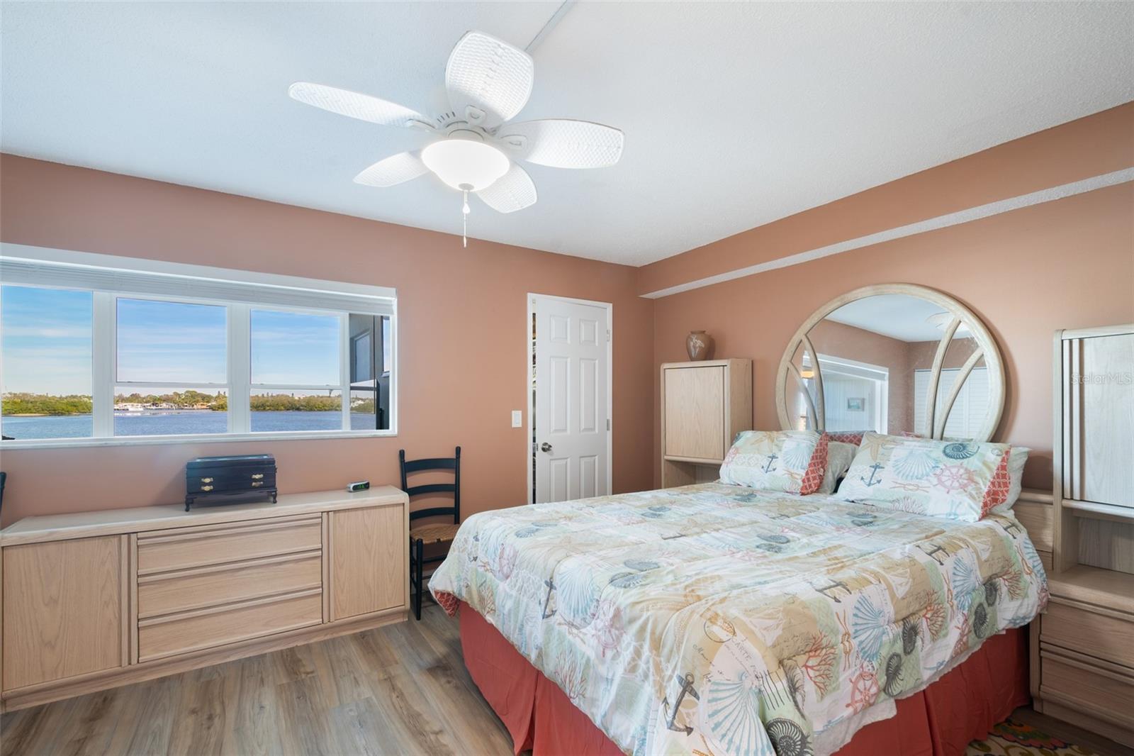 SHORE CREST BLDG - Residential