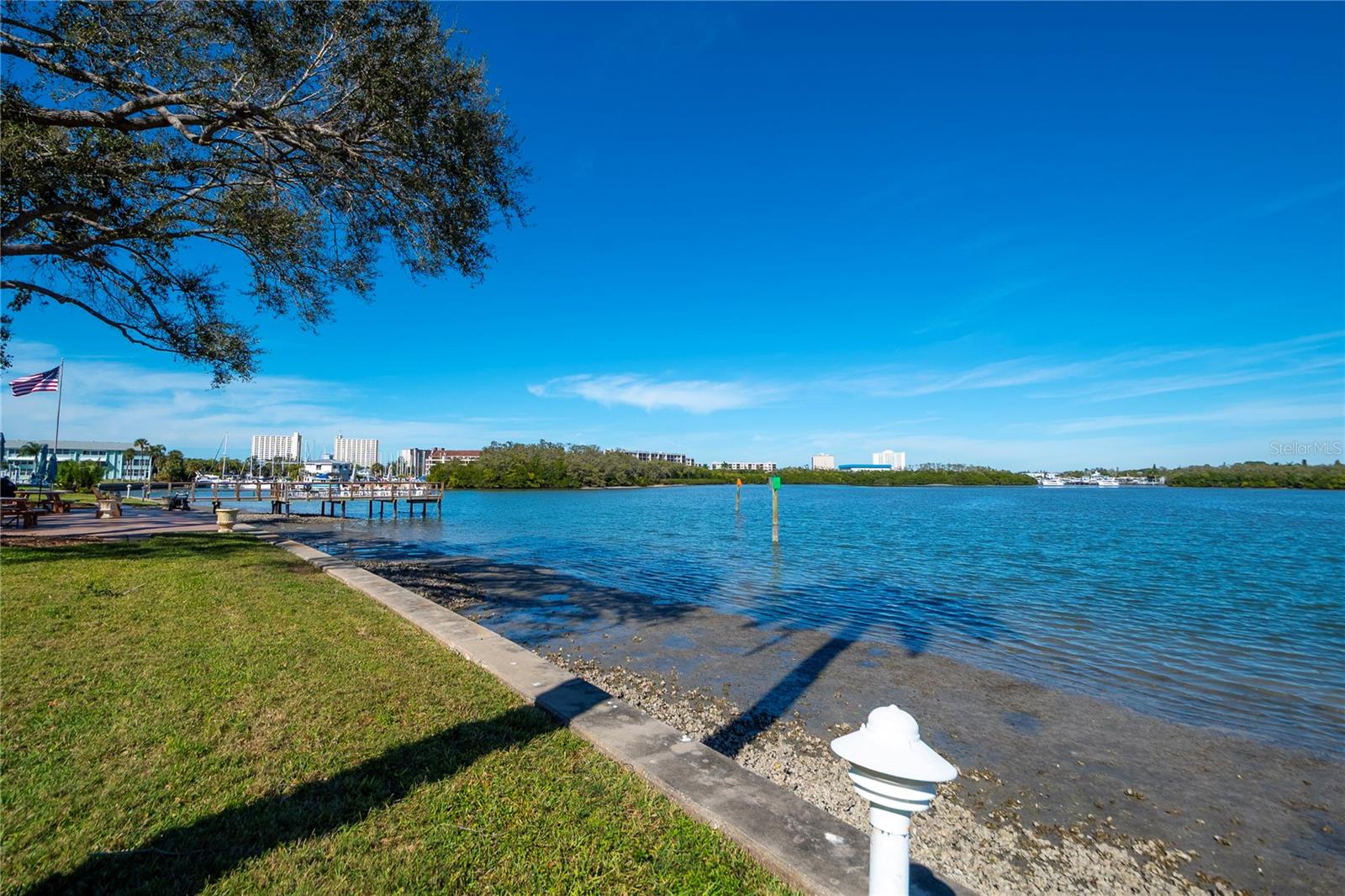 SHORE CREST BLDG - Residential