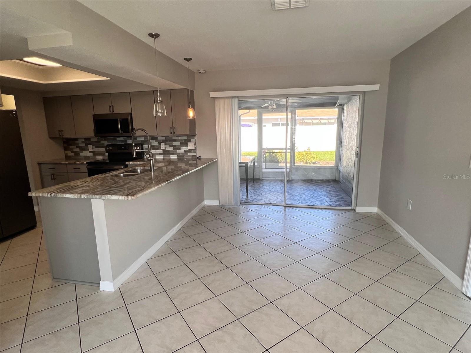 PARK LAKE ESTATES - Residential Lease