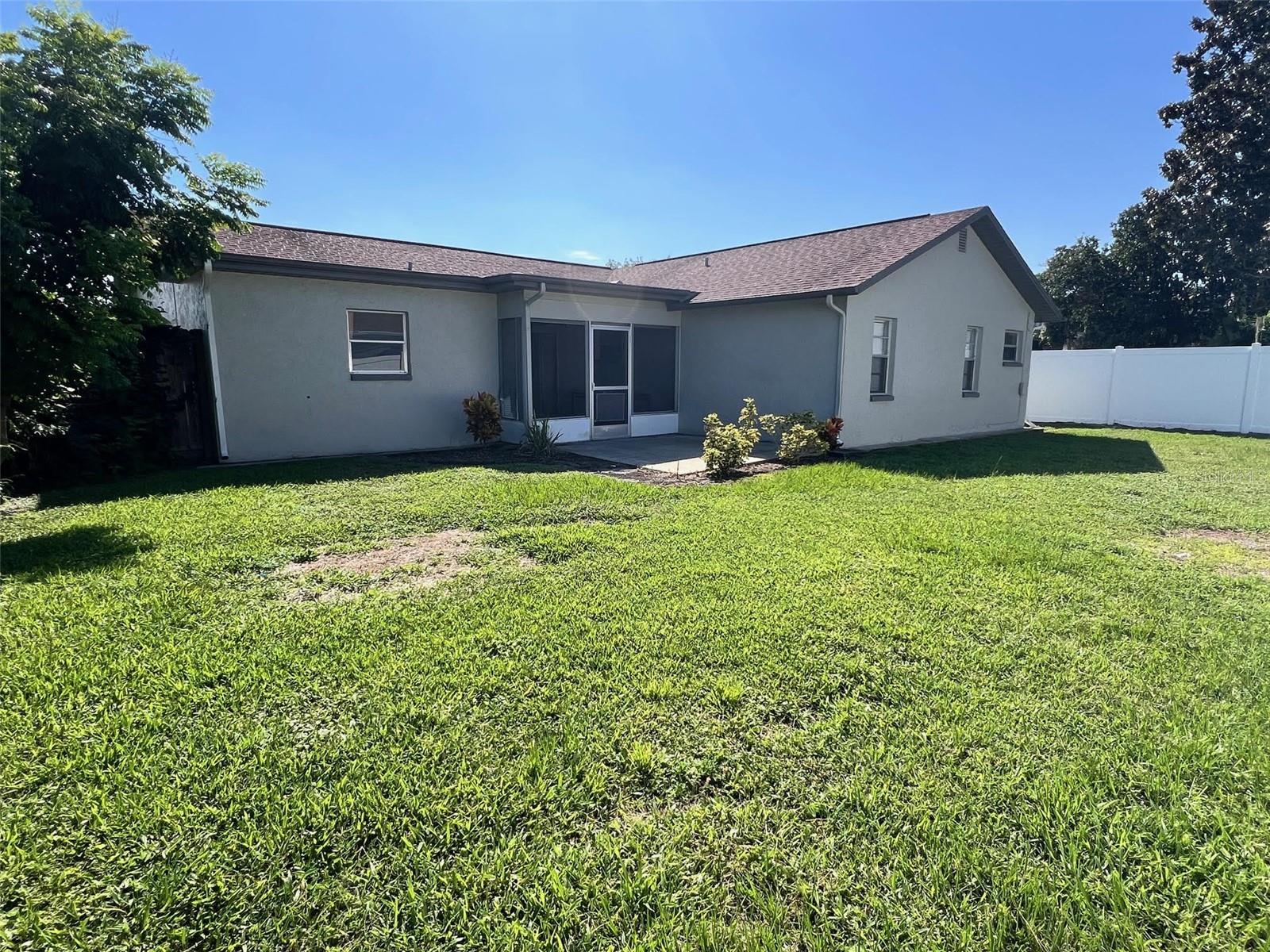 PARK LAKE ESTATES - Residential Lease