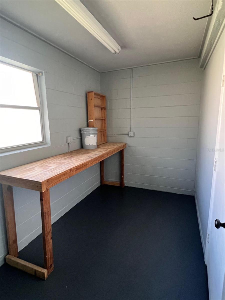 PARK LAKE ESTATES - Residential Lease