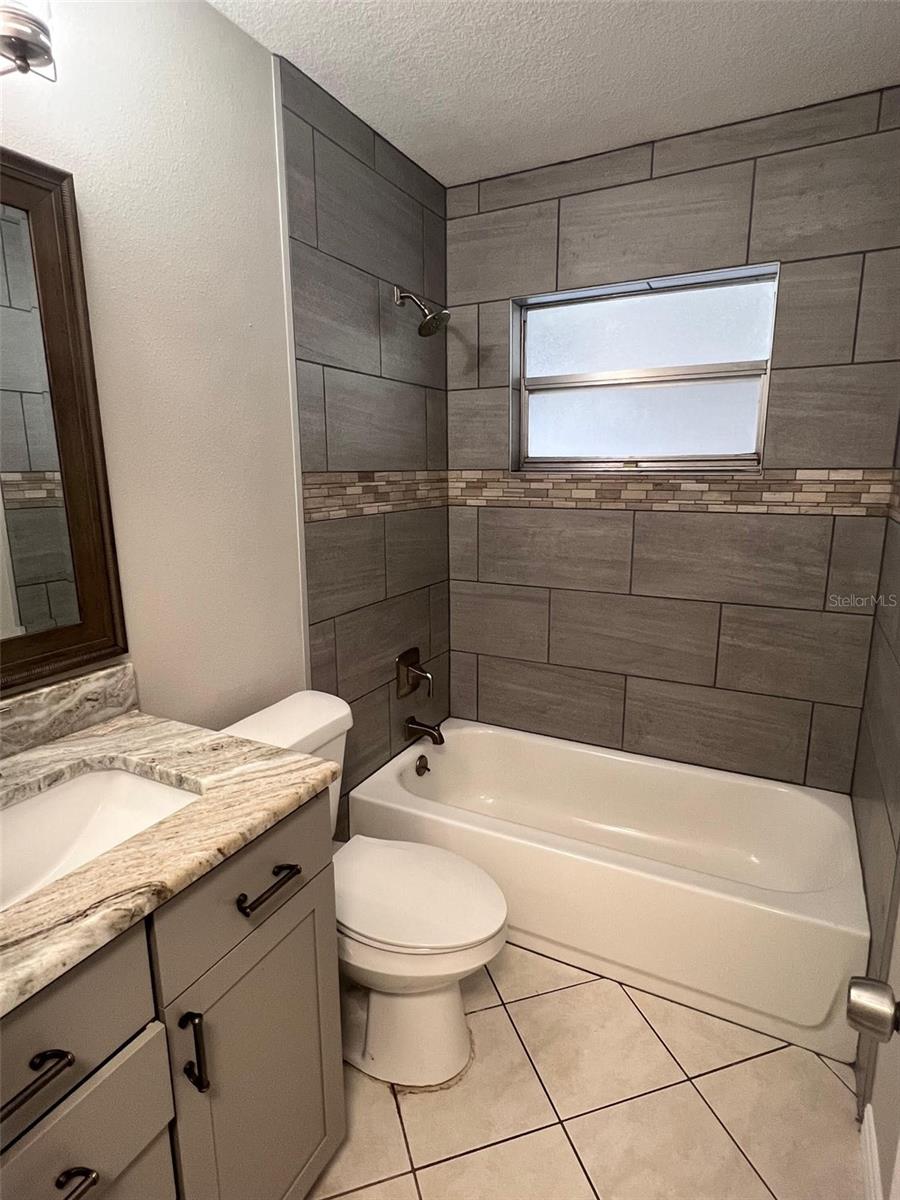 PARK LAKE ESTATES - Residential Lease