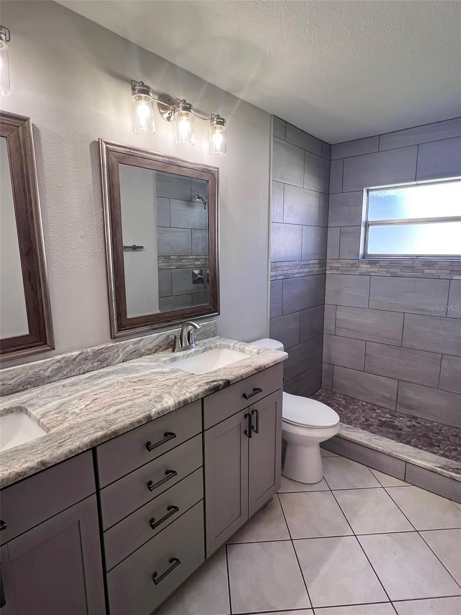 PARK LAKE ESTATES - Residential Lease