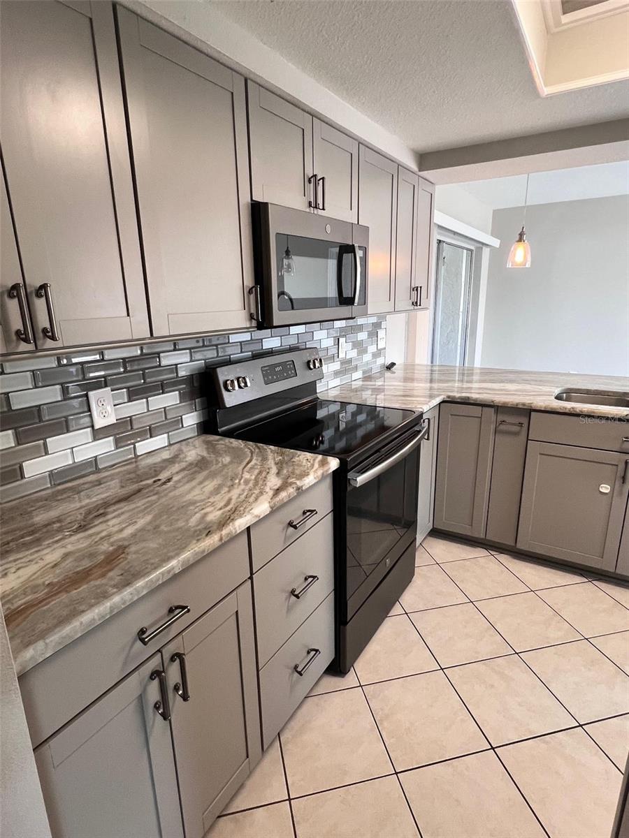 PARK LAKE ESTATES - Residential Lease