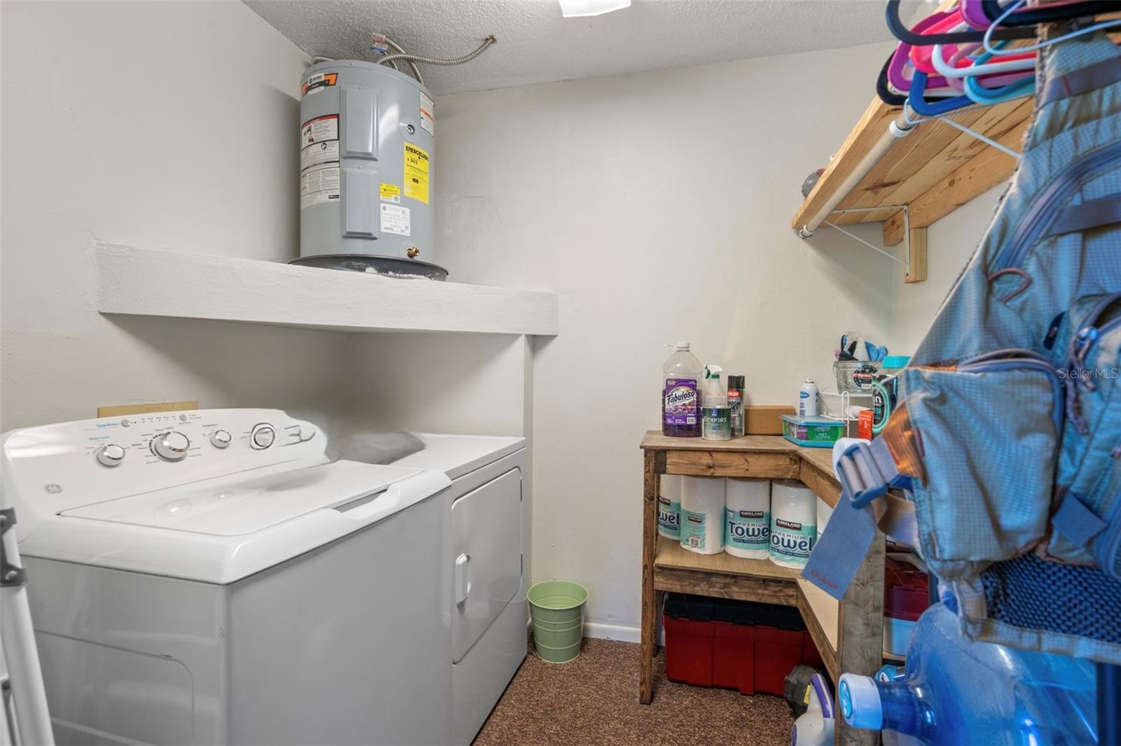 NORTH OAKS CONDO VII - Residential Lease