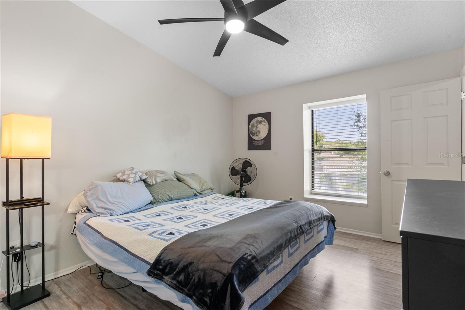 NORTH OAKS CONDO VII - Residential Lease