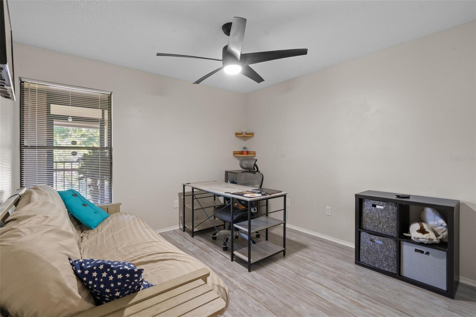NORTH OAKS CONDO VII - Residential Lease