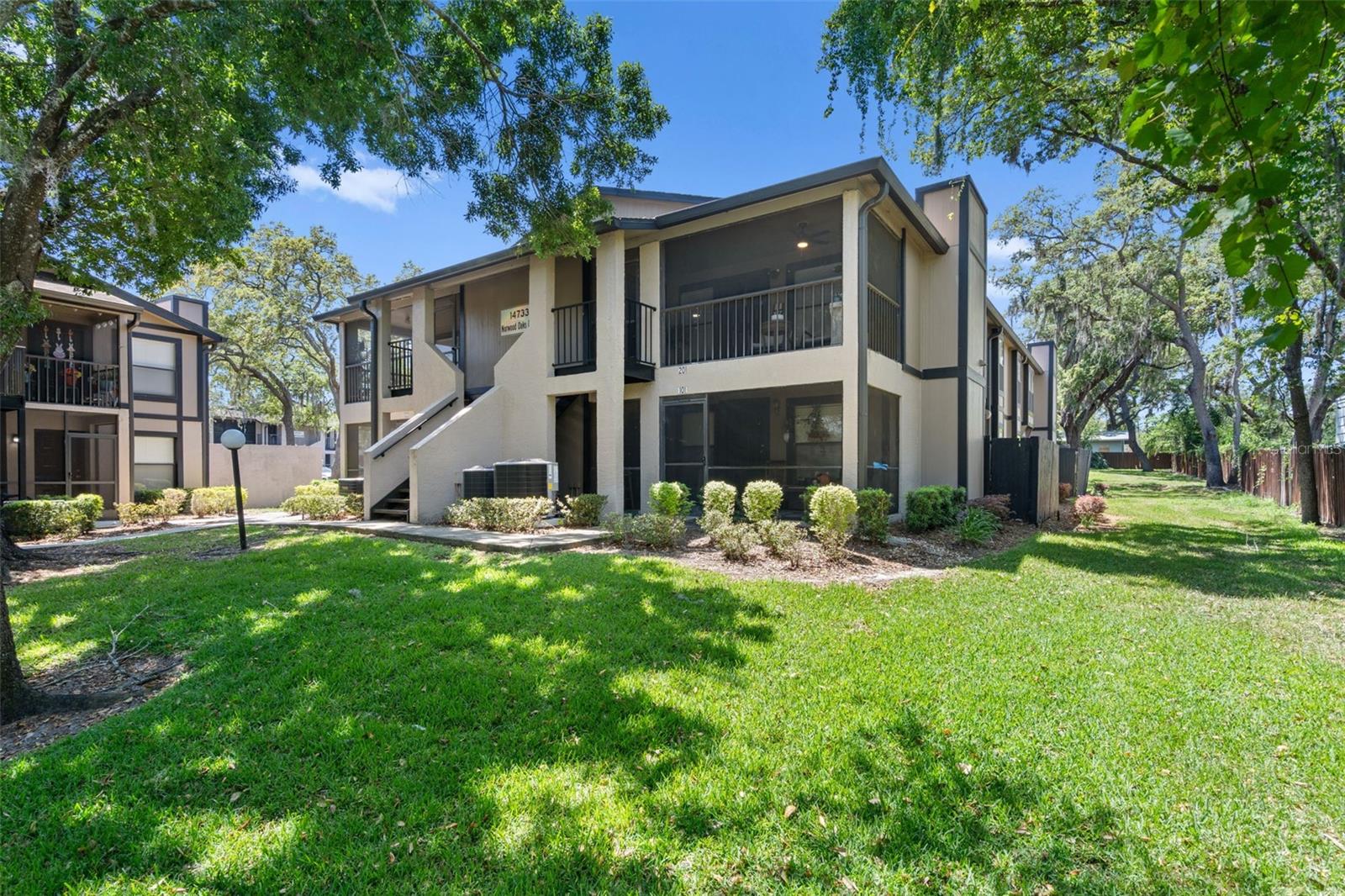 NORTH OAKS CONDO VII - Residential Lease