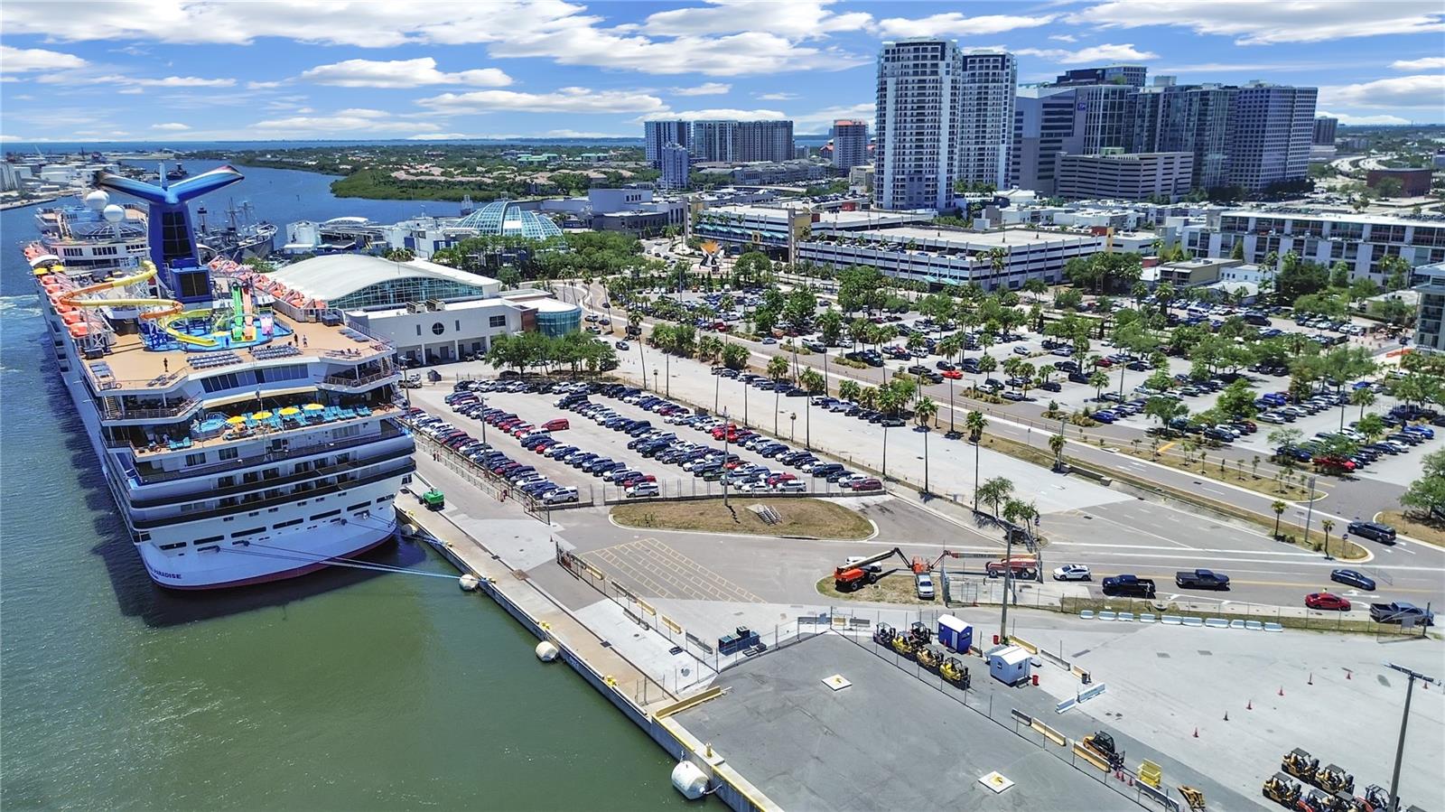 THE PLACE AT CHANNELSIDE A CON - Residential