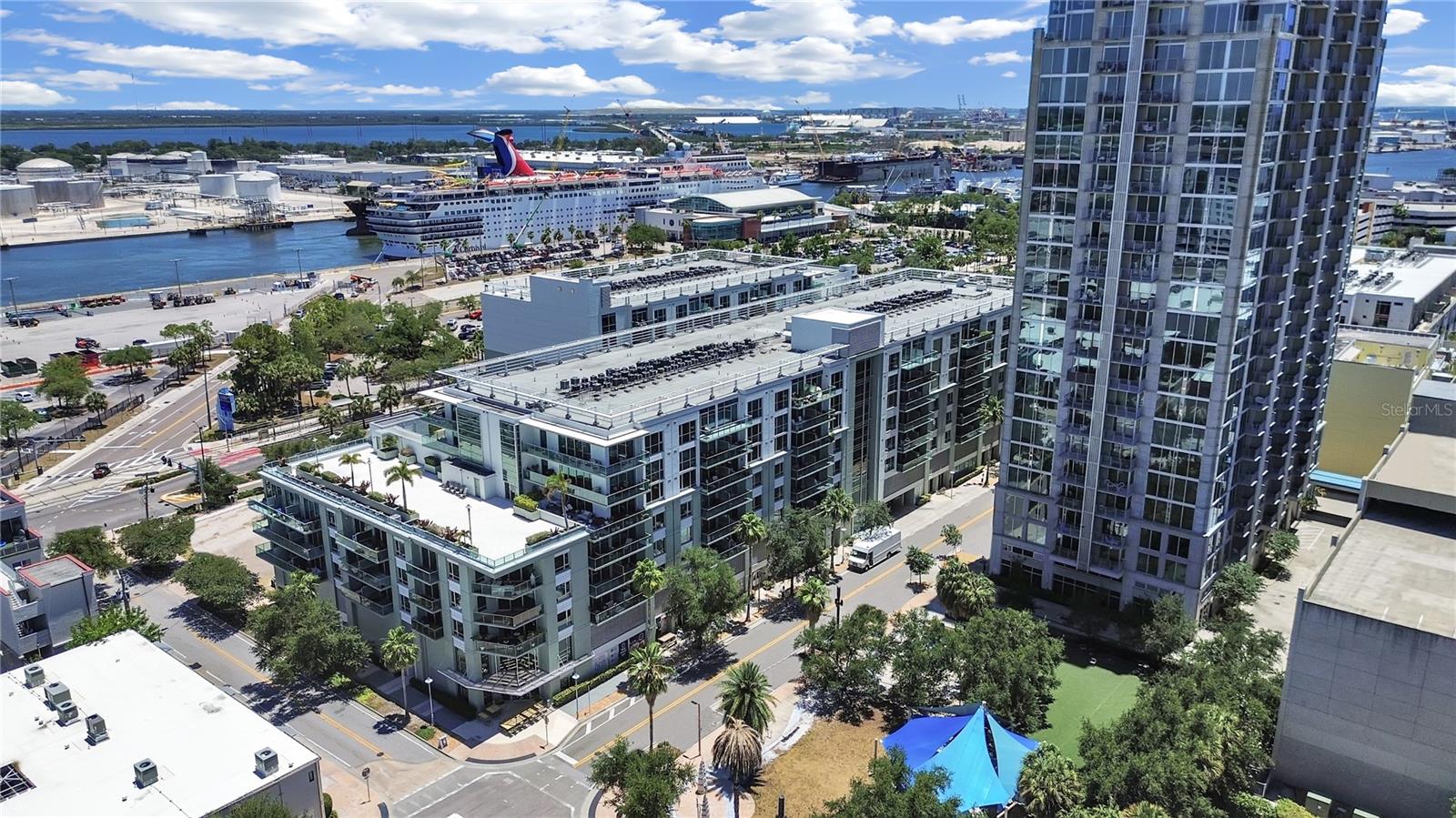 THE PLACE AT CHANNELSIDE A CON - Residential