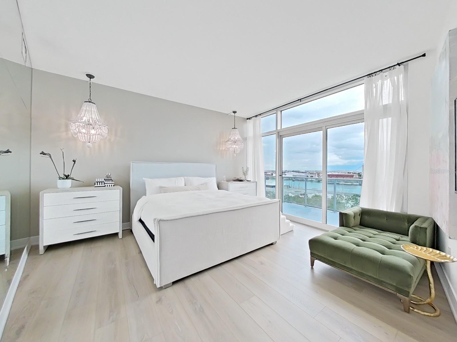 THE PLACE AT CHANNELSIDE A CON - Residential