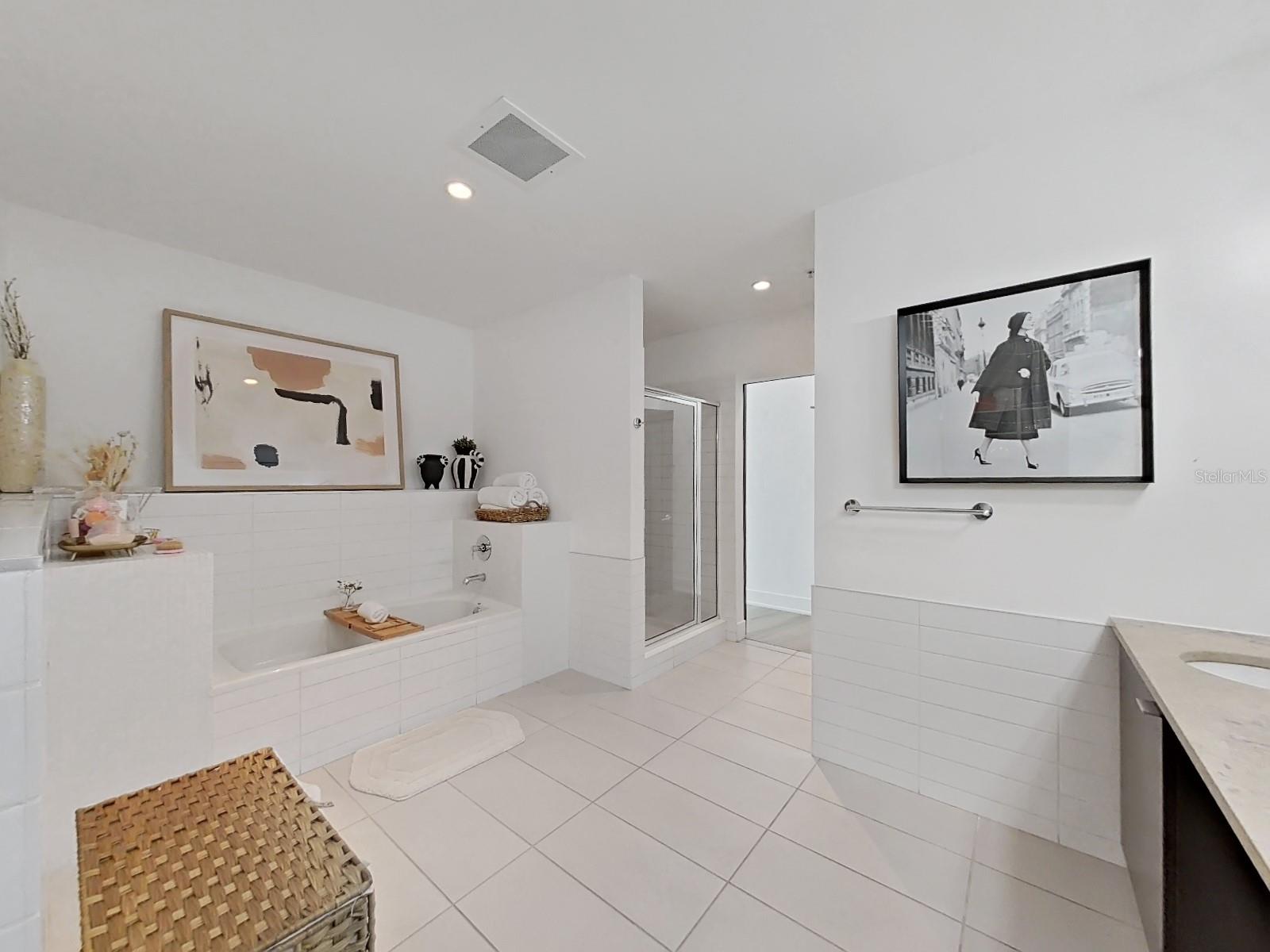THE PLACE AT CHANNELSIDE A CON - Residential