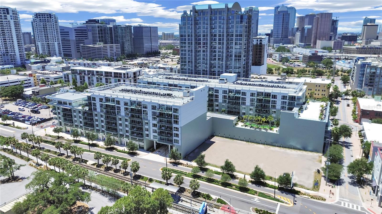 THE PLACE AT CHANNELSIDE A CON - Residential