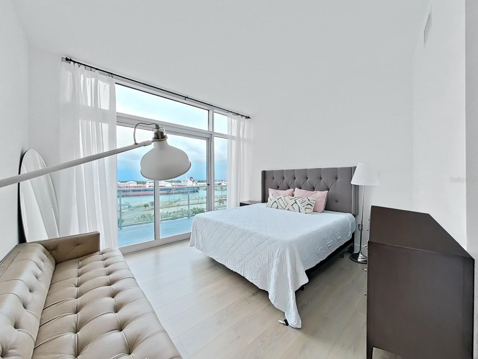 THE PLACE AT CHANNELSIDE A CON - Residential