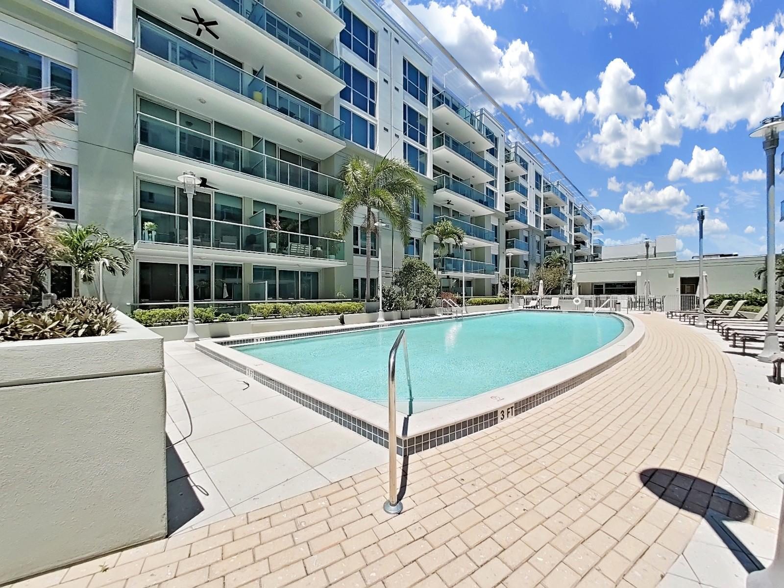THE PLACE AT CHANNELSIDE A CON - Residential