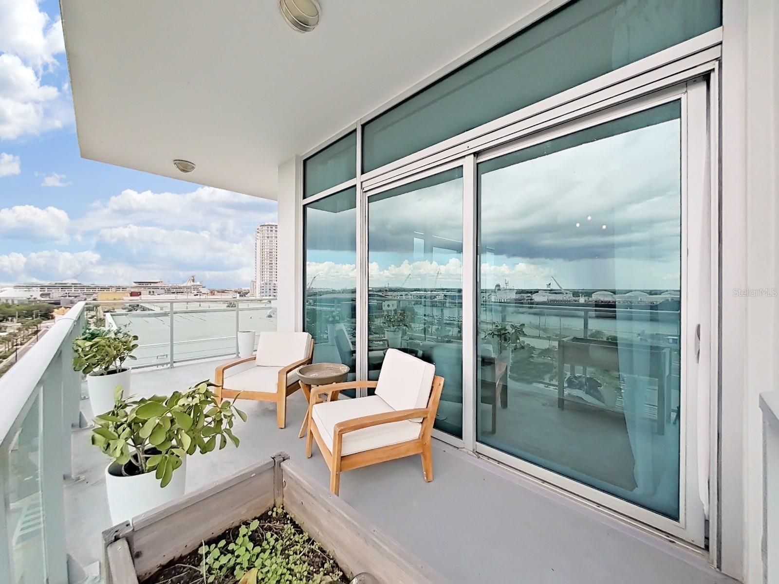 THE PLACE AT CHANNELSIDE A CON - Residential