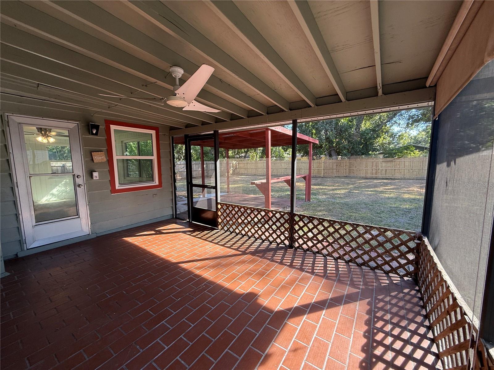 PINE LAWN - Residential Lease