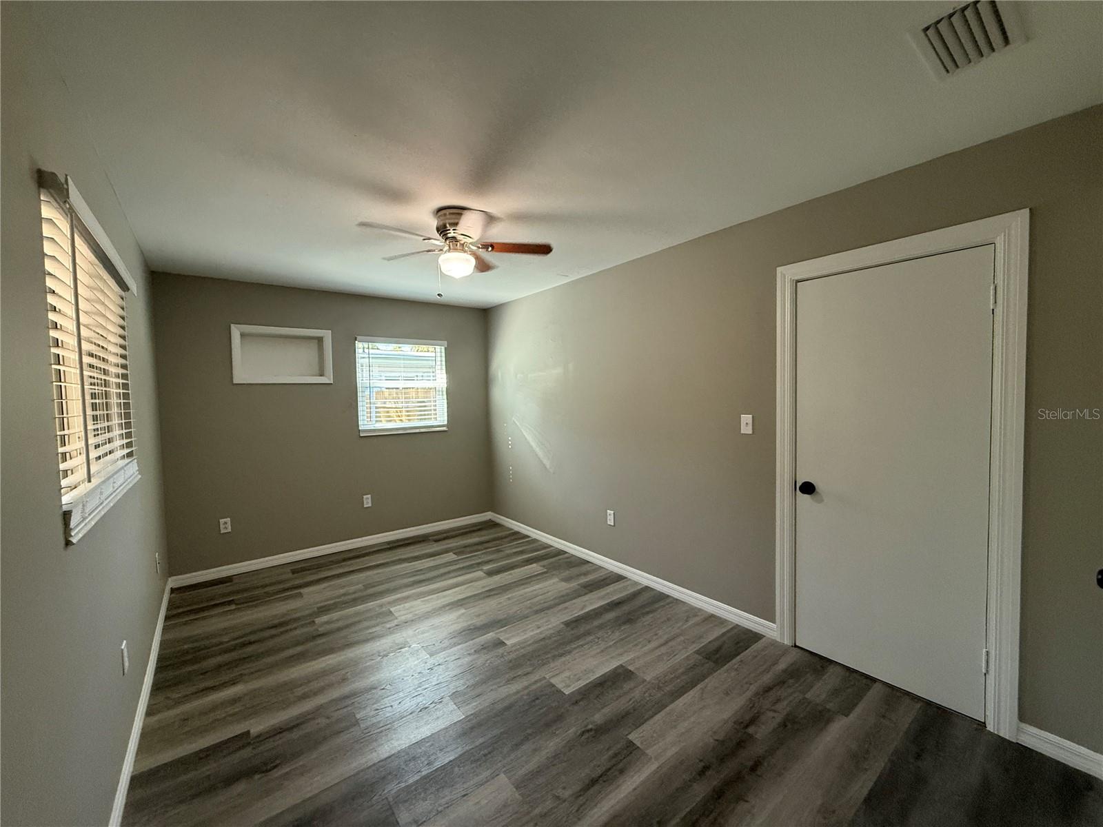 PINE LAWN - Residential Lease