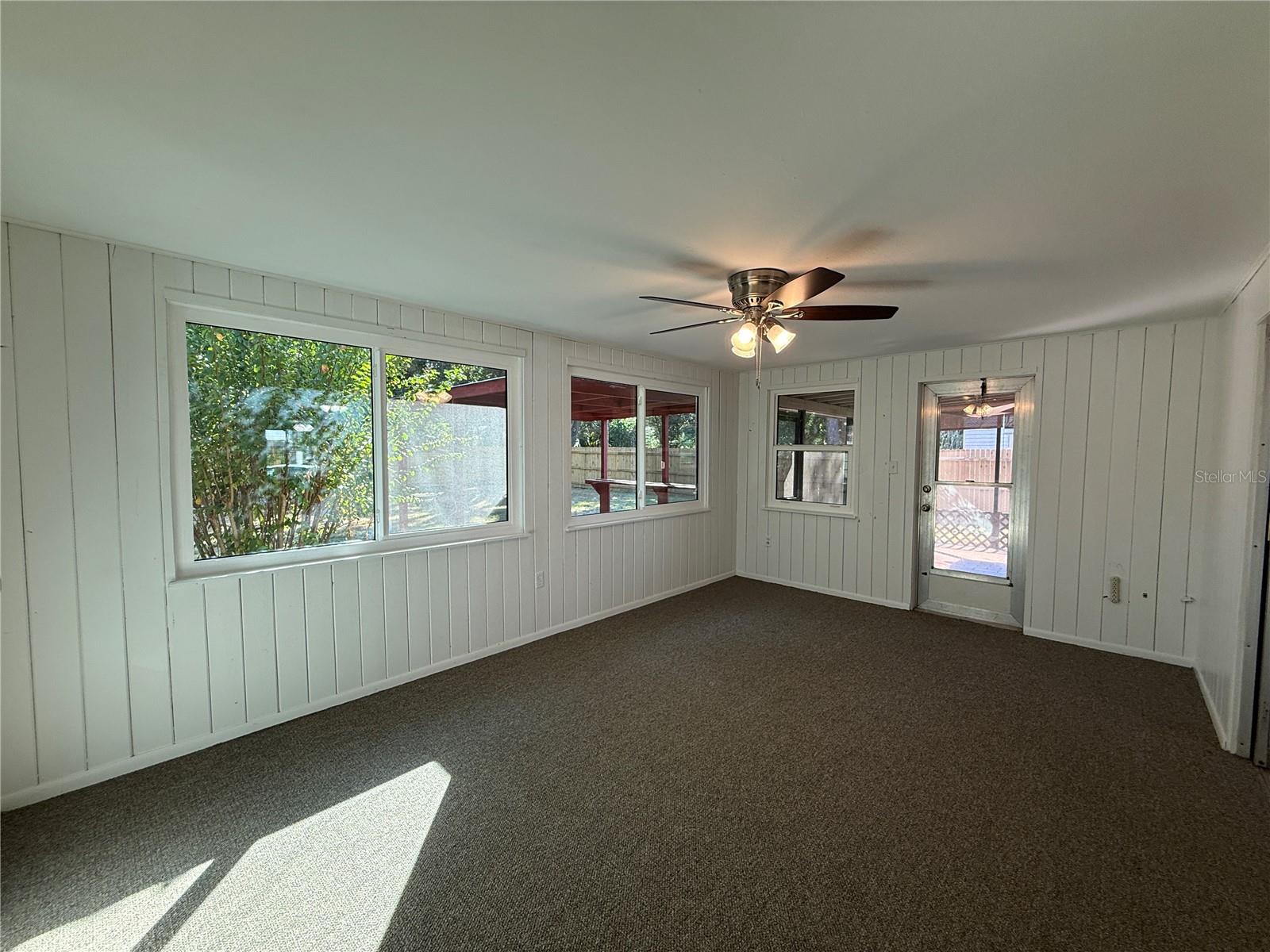 PINE LAWN - Residential Lease