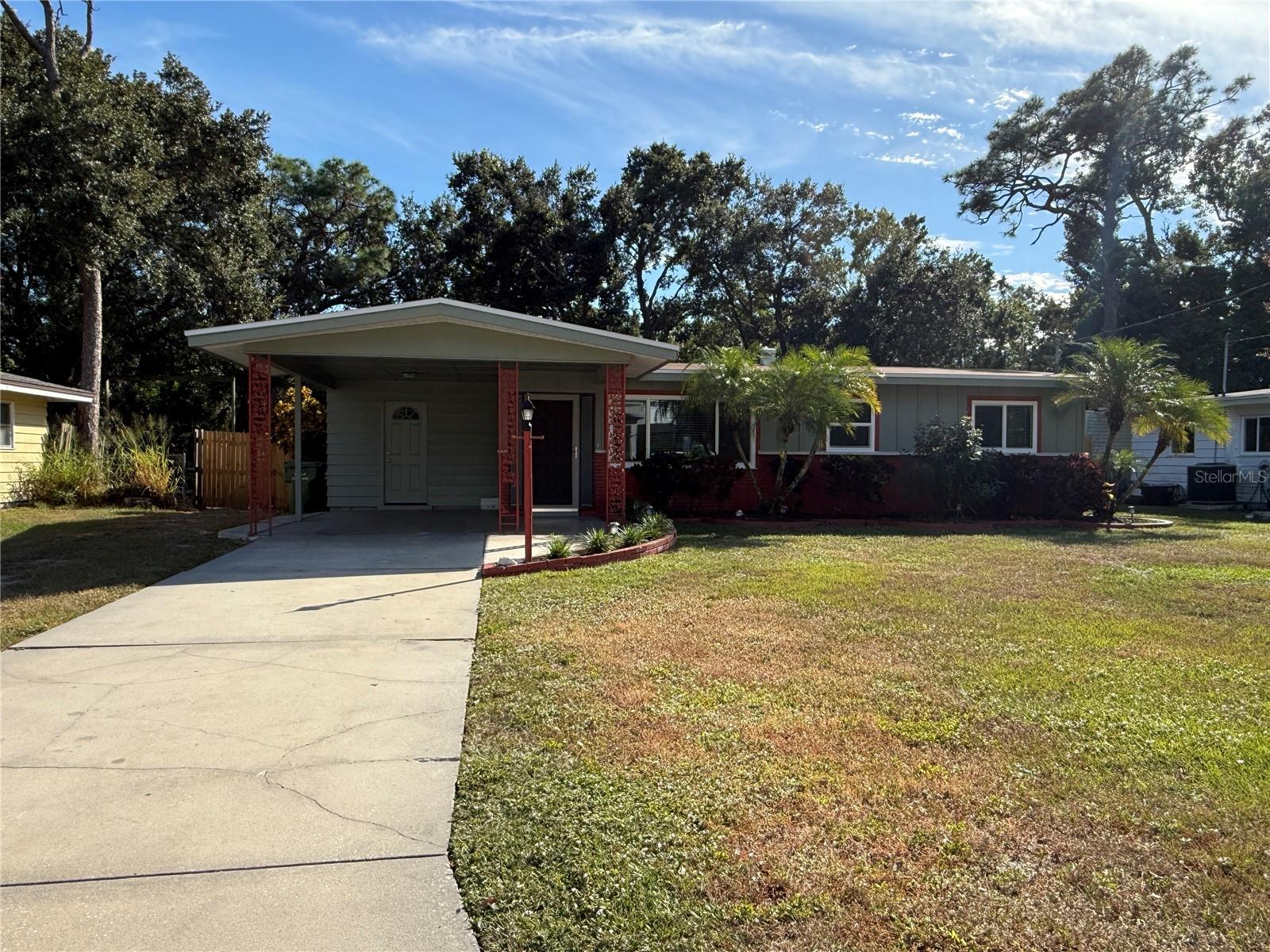 PINE LAWN - Residential Lease