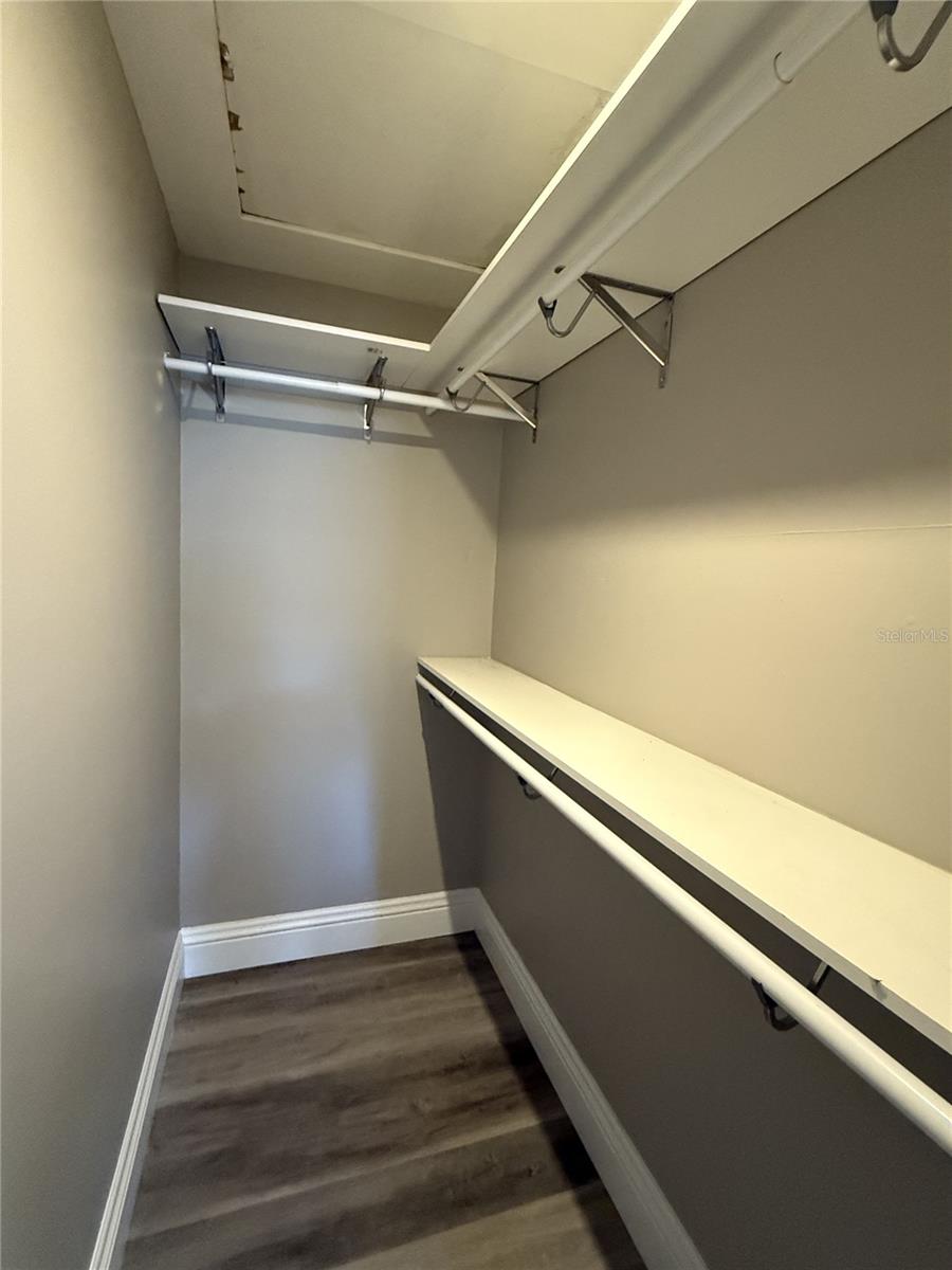 PINE LAWN - Residential Lease