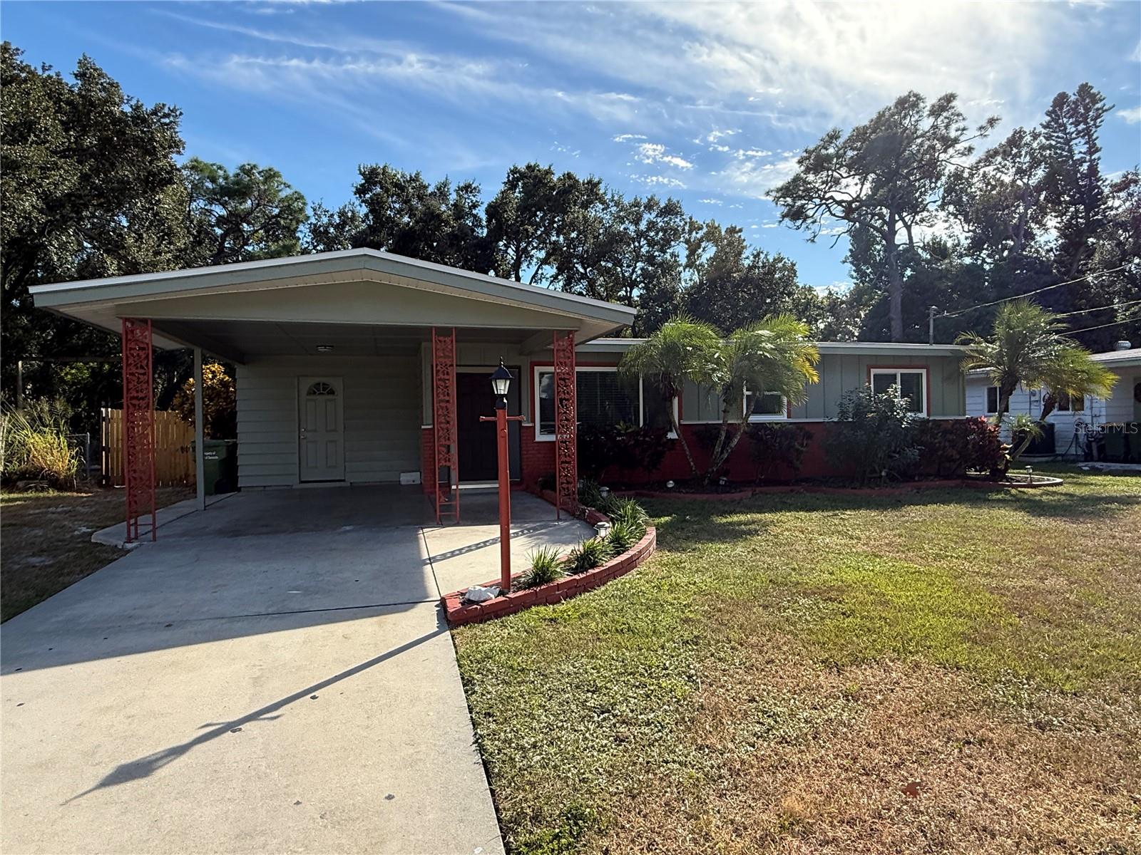 PINE LAWN - Residential Lease