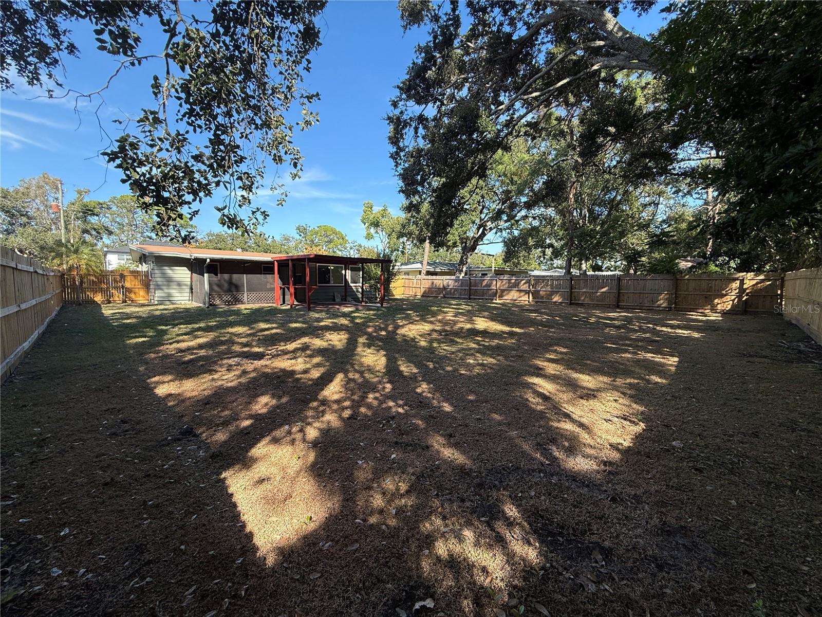 PINE LAWN - Residential Lease